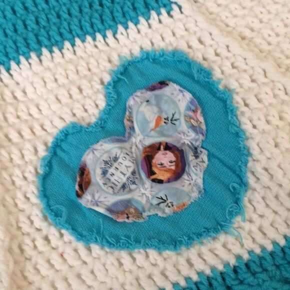 Frozen Handcrafted Childs Round Blanket - Picture 6 of 9